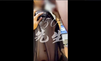 50度【真實高質量換妻】網上招來優質猛男來操 長腿黑絲老婆 (2)