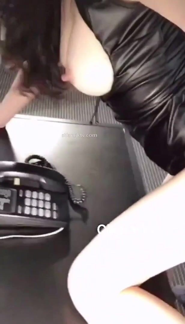 推特頂級母狗chenYY01【頂級大長腿高級貨色】喜歡被兩個男人同時操 (19)