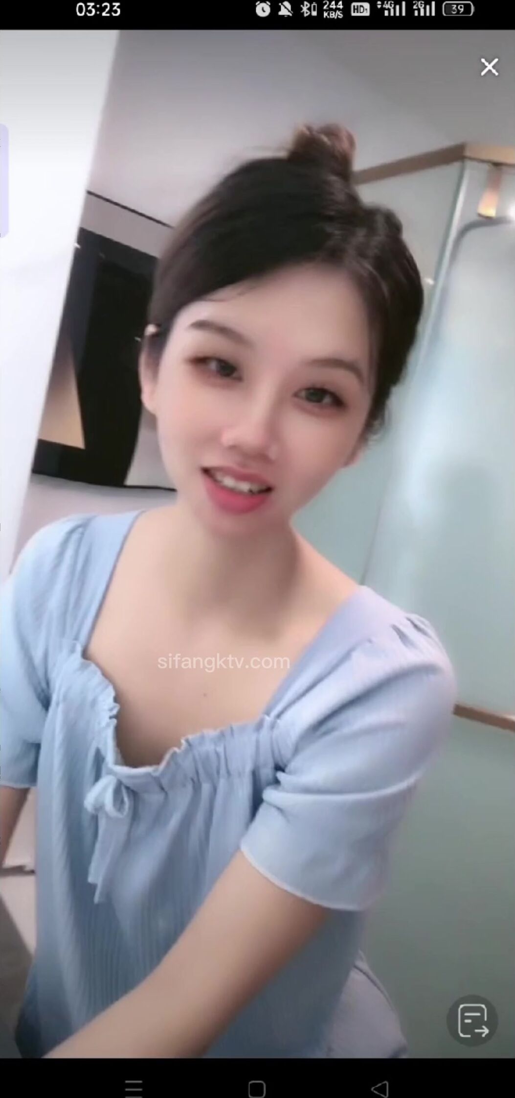 最新《瘋狂抖音》外篇之《抖音擦邊》眾女神直播中各種閃現走光刷邊 露毛露屁 凸點誘惑 (36)