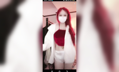 最新《瘋狂抖音》外篇之《抖音擦邊》眾女神直播中各種閃現走光刷邊 露毛露屁 凸點誘惑 (8)