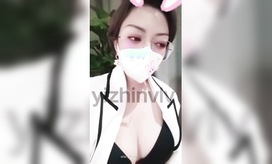 推特女神『大婊姐』深情解說每一個淫亂不堪的故事_當著老公面被他朋友無套插入的三人大戰 (5)