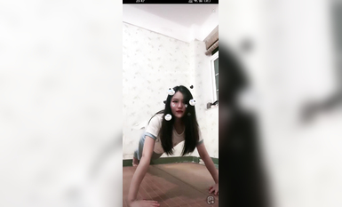 最新《瘋狂抖音》外篇之《抖音擦邊》眾女神直播中各種閃現走光刷邊 露毛露屁 凸點誘惑 (68)