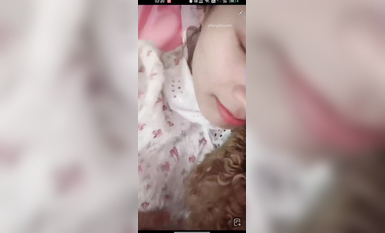 最新《瘋狂抖音》外篇之《抖音擦邊》眾女神直播中各種閃現走光刷邊 露毛露屁 凸點誘惑 (7)