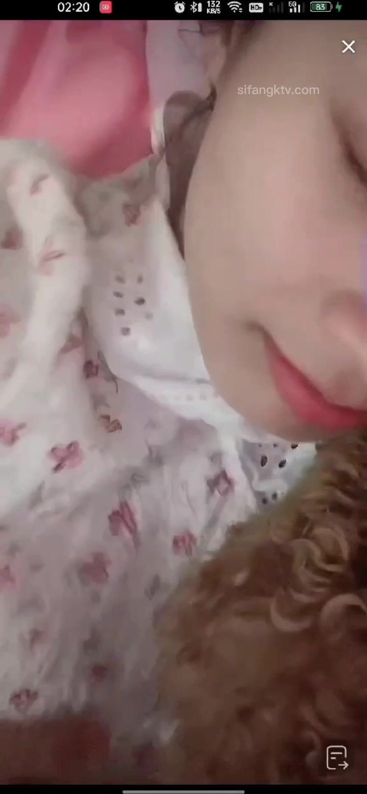 最新《瘋狂抖音》外篇之《抖音擦邊》眾女神直播中各種閃現走光刷邊 露毛露屁 凸點誘惑 (7)