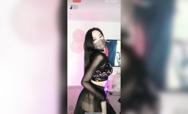 最新《瘋狂抖音》外篇之《抖音擦邊》眾女神直播中各種閃現走光刷邊 露毛露屁 凸點誘惑 (105)