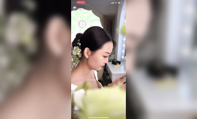 最新《瘋狂抖音》外篇之《抖音擦邊》眾女神直播中各種閃現走光刷邊 露毛露屁 凸點誘惑 (104)