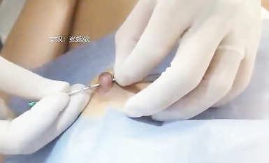 宗師級玩家SM界塔尖反差婊女奴【張婉依】地獄式重度調教乳頭穿釘、抽逼、電擊各種整活 (18)