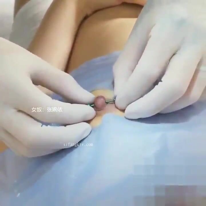 宗師級玩家SM界塔尖反差婊女奴【張婉依】地獄式重度調教乳頭穿釘、抽逼、電擊各種整活 (18)