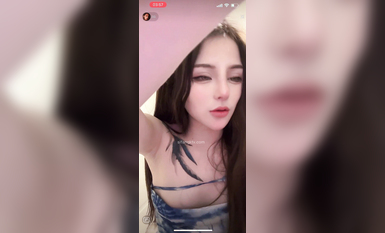 最新《瘋狂抖音》外篇之《抖音擦邊》眾女神直播中各種閃現走光刷邊 露毛露屁 凸點誘惑 (62)