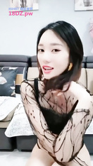 極品平模女神搔首弄姿扣穴手淫色誘炮友無套騎乘內射／巨乳淫蕩禦姐舔逗肉棒各種體位激烈啪啪淫液氾濫等 27