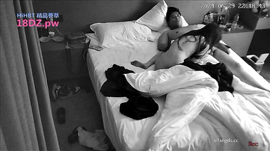 盜錄蜂腰巨乳美少婦與上司開房互舔攻守兼備無套內射／大學眼鏡男酒店束縛苗條白皙大奶女友深喉各種體位抽插等 20