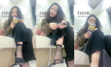 高顏值絲足御姐@豆滿月 辱罵榨精作合集 (1)