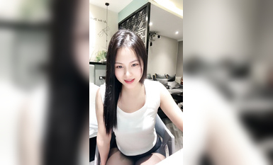 2025年4月最新頂級御姐【開心話梅】極品小少婦，黑絲情趣裝，粉穴已經一片泥濘，高顏值尤物必看 (18)