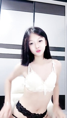 新人主播  超級粉嫩的校花級主播源源 舌釘口交 剛下海就跪在馬桶上被操，道具調教，胸推，舌釘小嘴性感口交，各種姿勢爆操 (69)