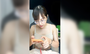 萬狼求檔OnlyFans斯文眼鏡反差小姐姐【deerlong】私拍合集,極品中的極品天生的肉便器,純情少女展現精湛口活兒口爆吞精 (5)