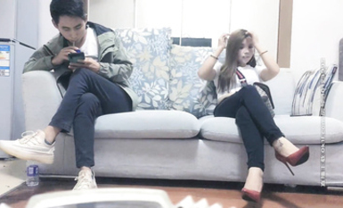 白衣大奶少婦啪啪，極品大胸，撥開內褲摸逼口交後入抽插猛操