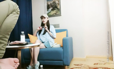 大圈外圍妹子，鴨舌帽大長腿操的妹子，叫聲啊啊啊很好聽，嫌妹子假叫搞一會讓妹子走了