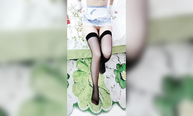 九頭身完美身材『小迷妹』約炮金主被調教啪啪長得好看身材無敵，窮人女神富人精盆 頂級反差婊！下 (3)