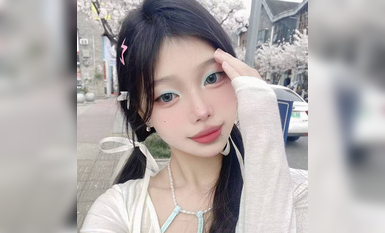 江西精神小妹周芳霞，小騷貨讓做什麼就做什麼，讓摳逼就摳逼，讓揉奶就揉奶，一番調教之下高冷太妹竟然還開始享受起來!