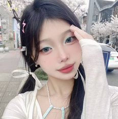 江西精神小妹周芳霞，小騷貨讓做什麼就做什麼，讓摳逼就摳逼，讓揉奶就揉奶，一番調教之下高冷太妹竟然還開始享受起來!