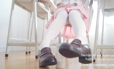 福利姬鈴木美咲 足交  足控狂喜合集 (10)