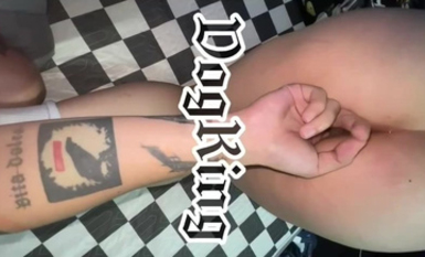 專操極品嫩妹大神『dogking』約炮叛逆舌釘妹，青春的肉體緊實飽滿 爆操妹小翹臀 抓著頭發瘋狂打樁！ (2)