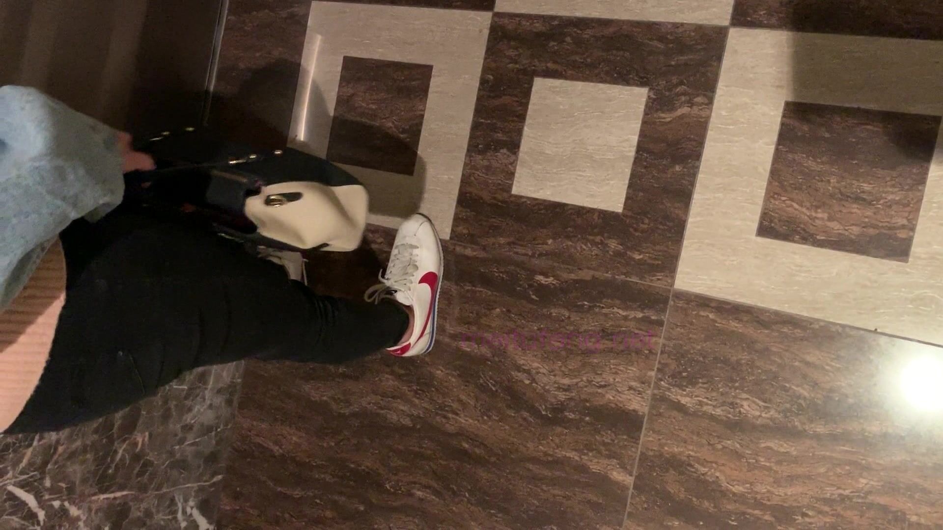 【台灣情侶泄密流出】 超可愛的長發小嫩妹和男友啪啪被曝光 (2)