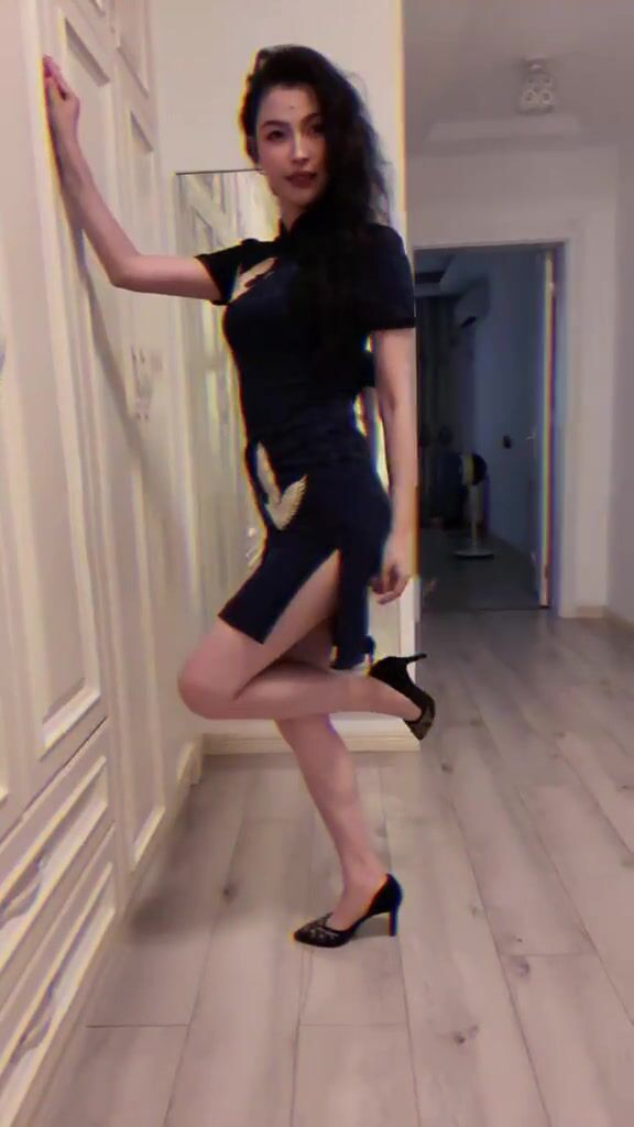 曾經紅極一時的網紅反差婊【王竹子】私拍視圖，個人SM經驗給字母圈新人答疑解惑SM教學福利 (9)