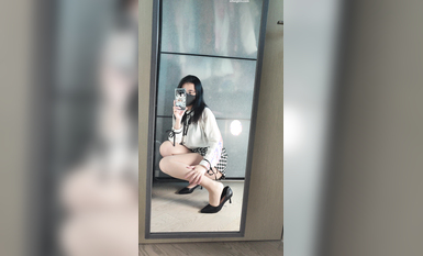 抖音網紅反差母狗『奶咪』可愛少女九月新作《你的性感女同事》高跟灰絲 (1)