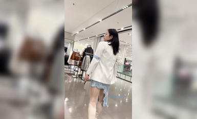 KFC原創CD 白色騷絲襪眼鏡妹 藍色內半裙低角度 超近距離偷拍 這角度太絕了 超清4K