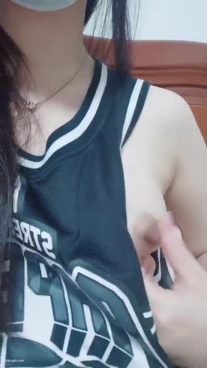 【忠於靈魂】顏直區 大三女大生 跳蛋自慰 特寫 密碼房~！ (3)