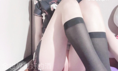 【青春無敵】，極品白虎粉穴，反差女神【燒酒sjcbsrbq】推特視圖全集，各種制服道具，紫薇噴水，內窺鏡看子宮 (23)