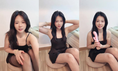 極品高顏值美女主播[侯你已久]自慰摳逼土豪私人定製福利姬視頻曝光 (4)