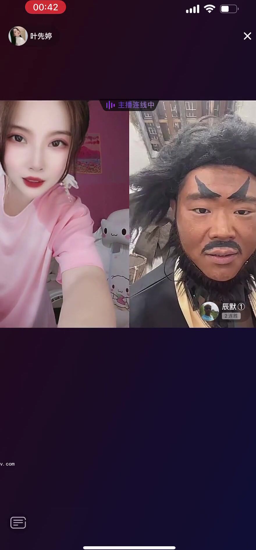 最新《瘋狂抖音》外篇之《抖音擦邊3》顏值主播直播各顯神通 閃現 走光露點 刷邊PK (96)