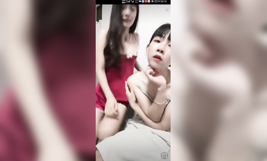 最新《瘋狂抖音》外篇之《抖音擦邊3》顏值主播直播各顯神通 閃現 走光露點 刷邊PK (193)