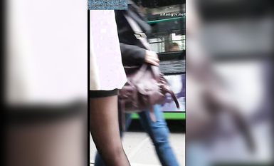 各種地方摸完女生翹臀或黑絲長腿就跑 各種尖叫聲 有的露臉 有的抄底 腎上腺素拉滿 太刺激 (9)