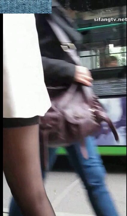 各種地方摸完女生翹臀或黑絲長腿就跑 各種尖叫聲 有的露臉 有的抄底 腎上腺素拉滿 太刺激 (9)