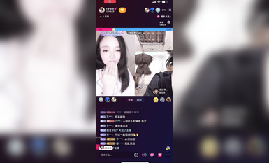 最新《瘋狂抖音》外篇之《抖音擦邊3》顏值主播直播各顯神通 閃現 走光露點 刷邊PK (109)