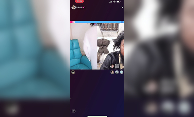 最新《瘋狂抖音》外篇之《抖音擦邊3》顏值主播直播各顯神通 閃現 走光露點 刷邊PK (88)