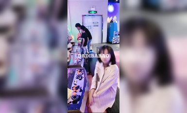 抖音80W粉絲推特網紅超萌蘿莉反差婊一隻喔私拍視圖大量流出人前露出3P喝尿野戰騷中極品 (134)