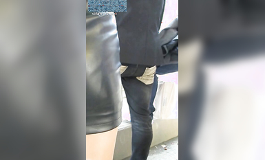 各種地方摸完女生翹臀或黑絲長腿就跑 各種尖叫聲 有的露臉 有的抄底 腎上腺素拉滿 太刺激 (7)