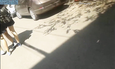 各種地方摸完女生翹臀或黑絲長腿就跑 各種尖叫聲 有的露臉 有的抄底 腎上腺素拉滿 太刺激 (12)