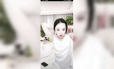 最新《瘋狂抖音》外篇之《抖音擦邊3》顏值主播直播各顯神通 閃現 走光露點 刷邊PK (225)