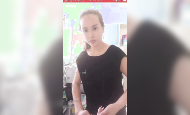 最新《瘋狂抖音》外篇之《抖音擦邊3》顏值主播直播各顯神通 閃現 走光露點 刷邊PK (177)