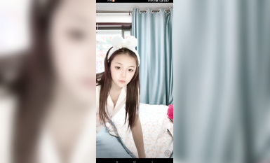 最新《瘋狂抖音》外篇之《抖音擦邊3》顏值主播直播各顯神通 閃現 走光露點 刷邊PK (42)