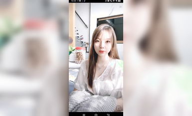 最新《瘋狂抖音》外篇之《抖音擦邊3》顏值主播直播各顯神通 閃現 走光露點 刷邊PK (43)