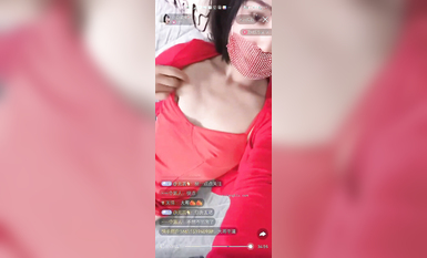 最新《瘋狂抖音》外篇之《抖音擦邊3》顏值主播直播各顯神通 閃現 走光露點 刷邊PK (118)