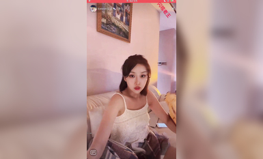 最新《瘋狂抖音》外篇之《抖音擦邊3》顏值主播直播各顯神通 閃現 走光露點 刷邊PK (50)