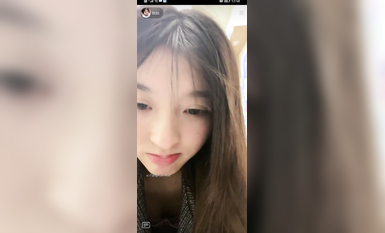 最新《瘋狂抖音》外篇之《抖音擦邊3》顏值主播直播各顯神通 閃現 走光露點 刷邊PK (31)