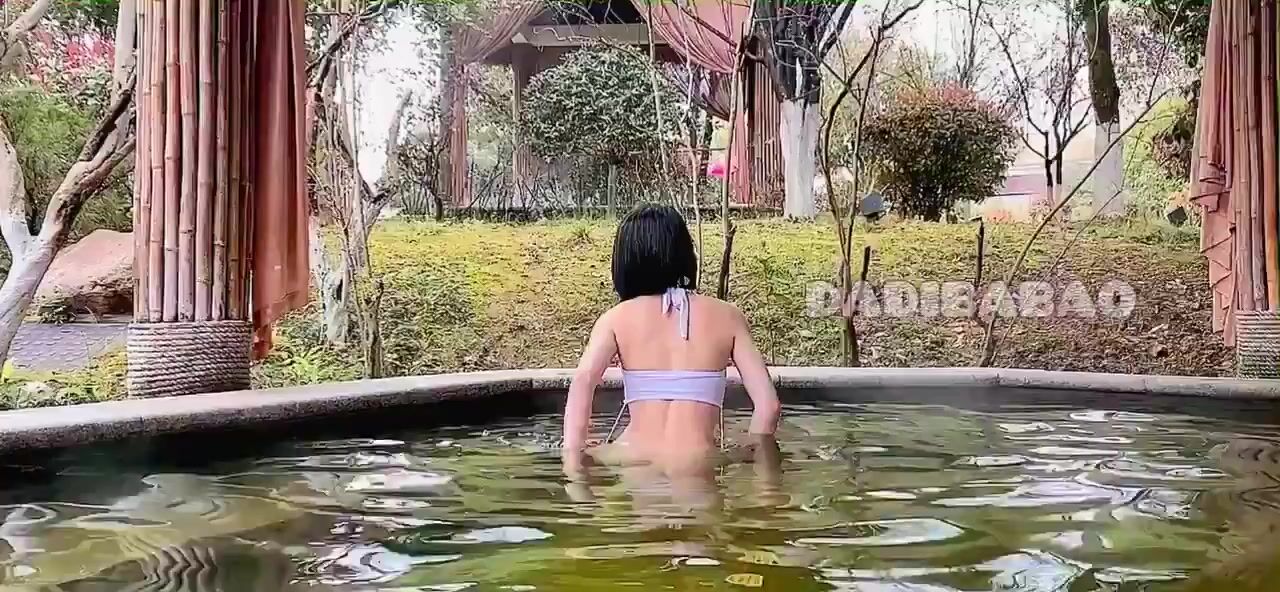 抖音80W粉絲推特網紅超萌蘿莉反差婊一隻喔私拍視圖大量流出人前露出3P喝尿野戰騷中極品 (167)